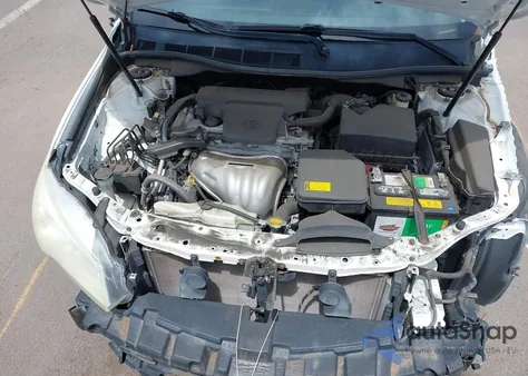 2015 Toyota Camry Le z USA, uszkodzony, nr VIN 4T1BF1FK5FU876517